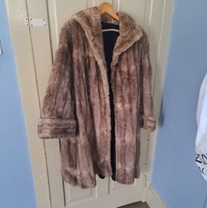 BLONDE MUSKRAT FUR COAT